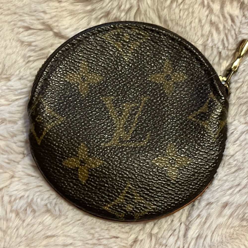 LOUIS Vuitton Round Coin Purse vintage